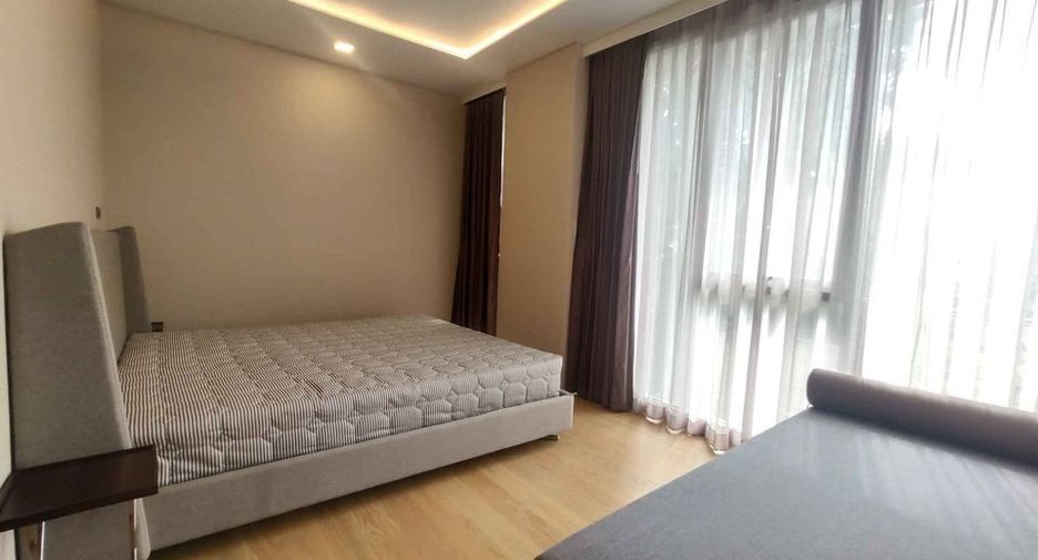 For rent 3 bedrooms condo in Watthana, Bangkok