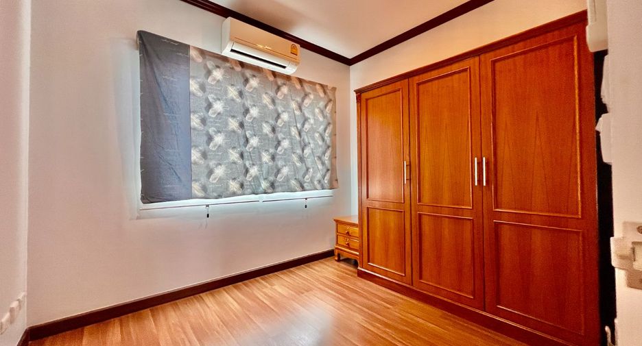 For sale 4 bedrooms townhouse in Bang Kruai, Nonthaburi
