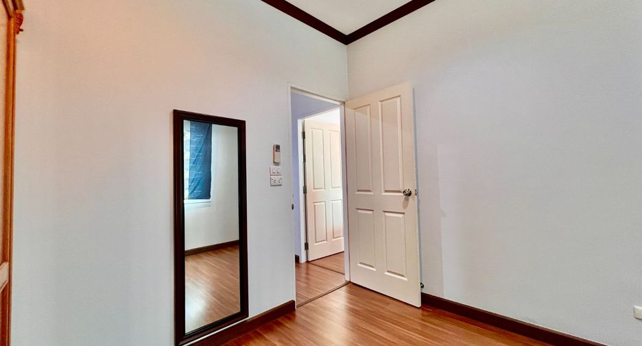 For sale 4 bedrooms townhouse in Bang Kruai, Nonthaburi