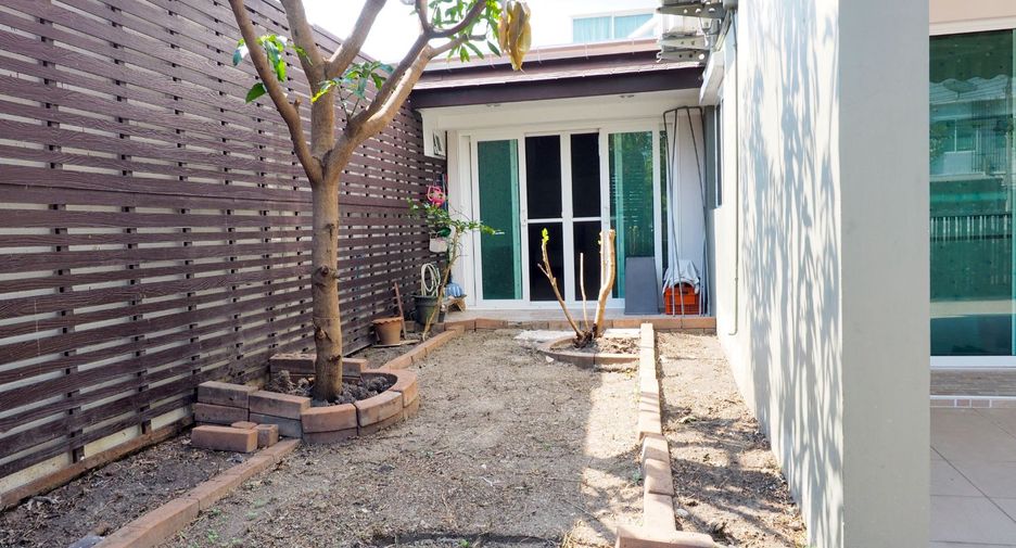 For sale 4 bedrooms townhouse in Bang Kruai, Nonthaburi