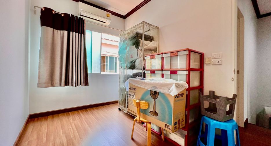 For sale 4 bedrooms townhouse in Bang Kruai, Nonthaburi