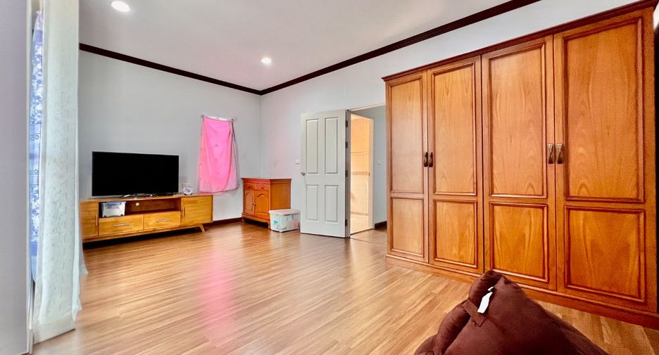 For sale 4 bedrooms townhouse in Bang Kruai, Nonthaburi
