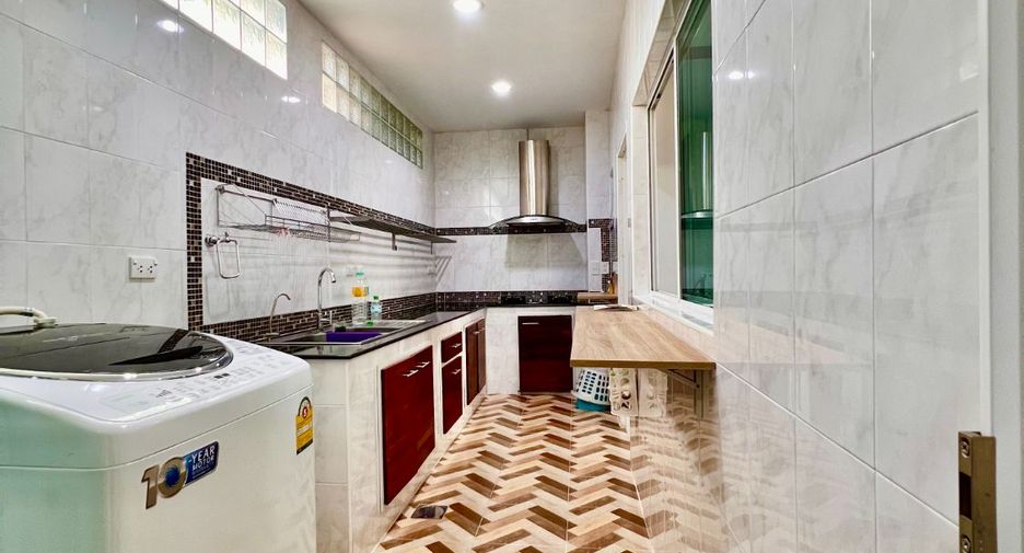 For sale 4 bedrooms townhouse in Bang Kruai, Nonthaburi