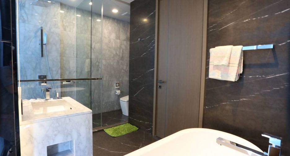 For rent and for sale 2 bedrooms condo in Watthana, Bangkok