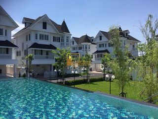 Casa en alquiler de 4 habitaciones en Bang Na, Bangkok