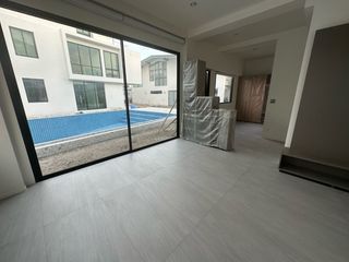 ให้เช่า 3 ห้องนอน บ้านเดี่ยว ใน วัฒนา, กรุงเทพฯ