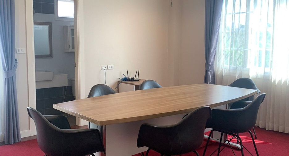 For rent 4 bedrooms villa in Bang Na, Bangkok