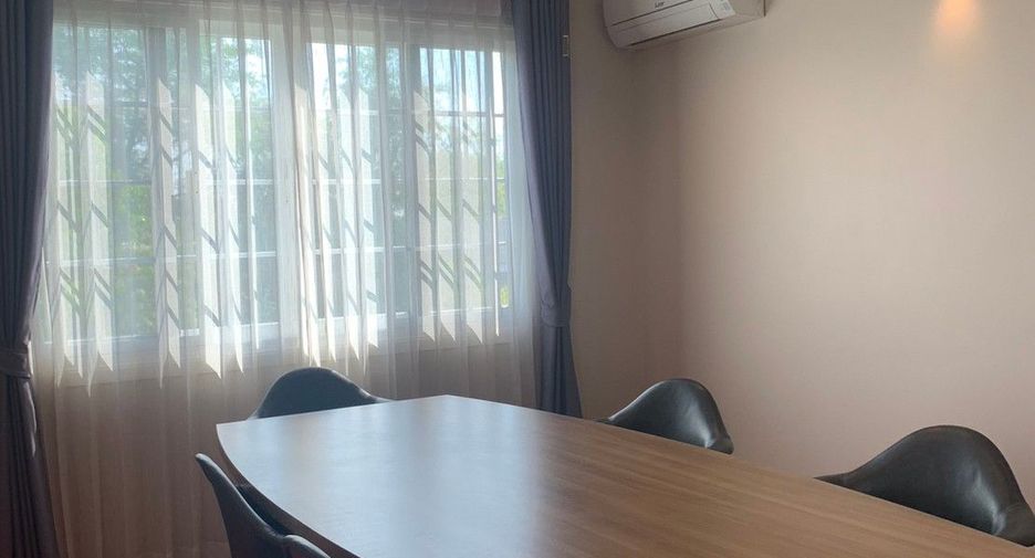 For rent 4 bedrooms villa in Bang Na, Bangkok