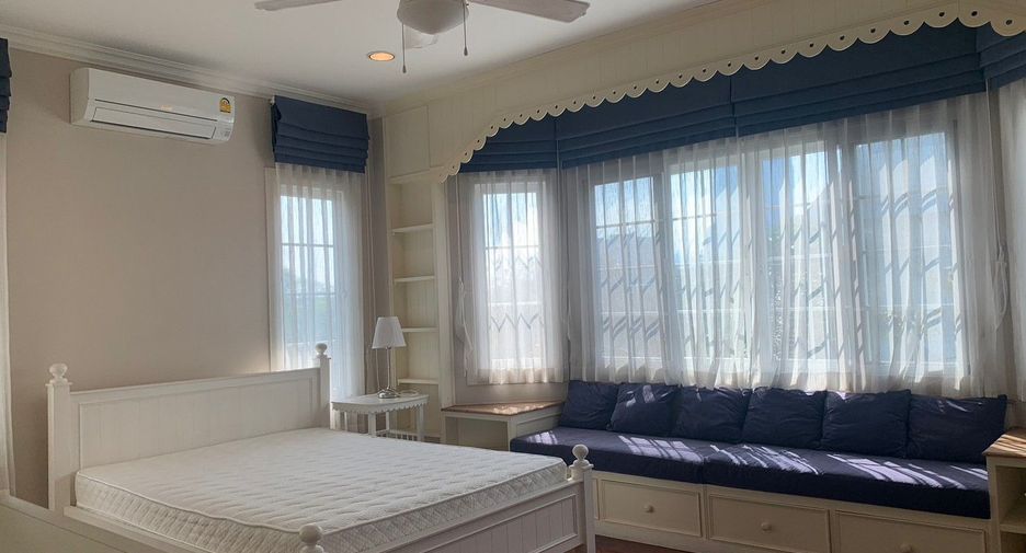 For rent 4 bedrooms villa in Bang Na, Bangkok
