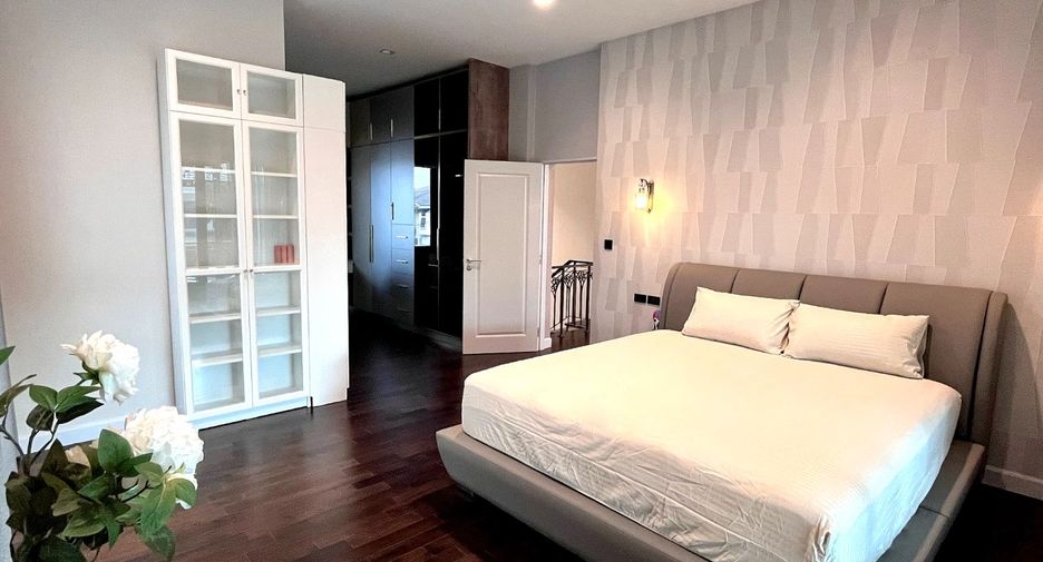 For sale 4 bedrooms house in Prawet, Bangkok