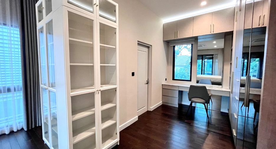 For sale 4 bedrooms house in Prawet, Bangkok
