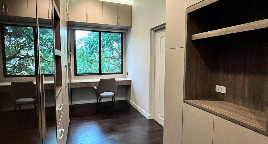 For sale 4 bedrooms house in Prawet, Bangkok