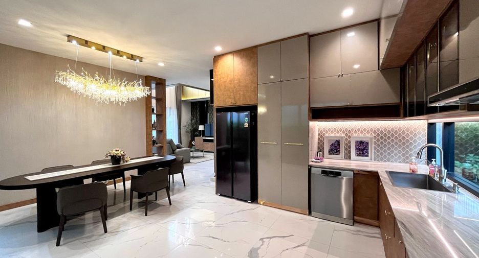 For sale 4 bedrooms house in Prawet, Bangkok