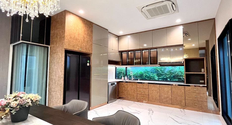 For sale 4 bedrooms house in Prawet, Bangkok