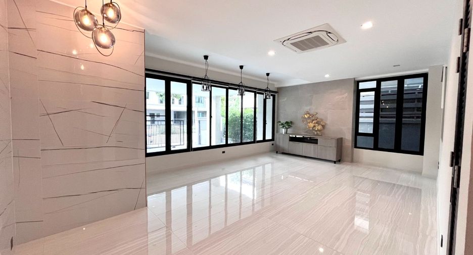 For sale 4 bedrooms house in Prawet, Bangkok