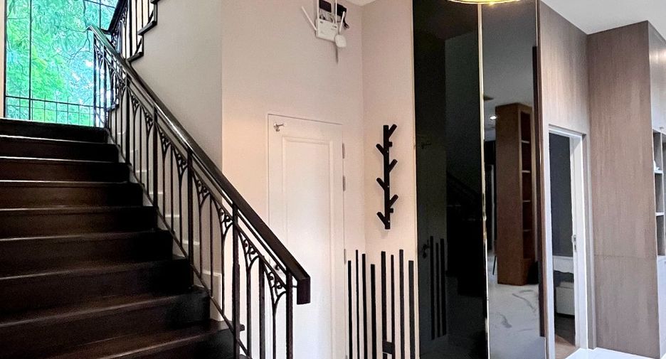 For sale 4 bedrooms house in Prawet, Bangkok