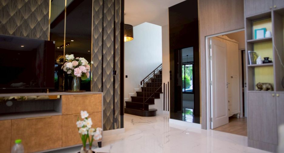 For sale 4 bedrooms house in Prawet, Bangkok