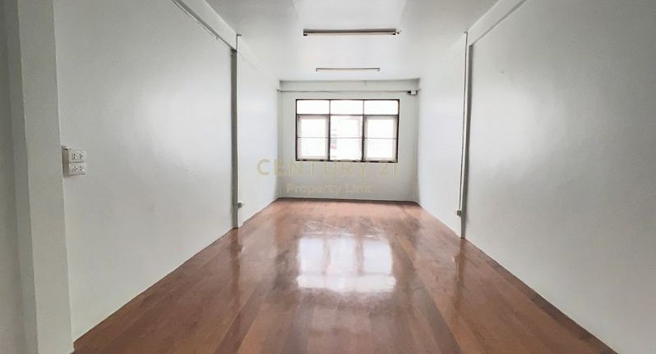For sale 2 Beds townhouse in Sathon, Bangkok