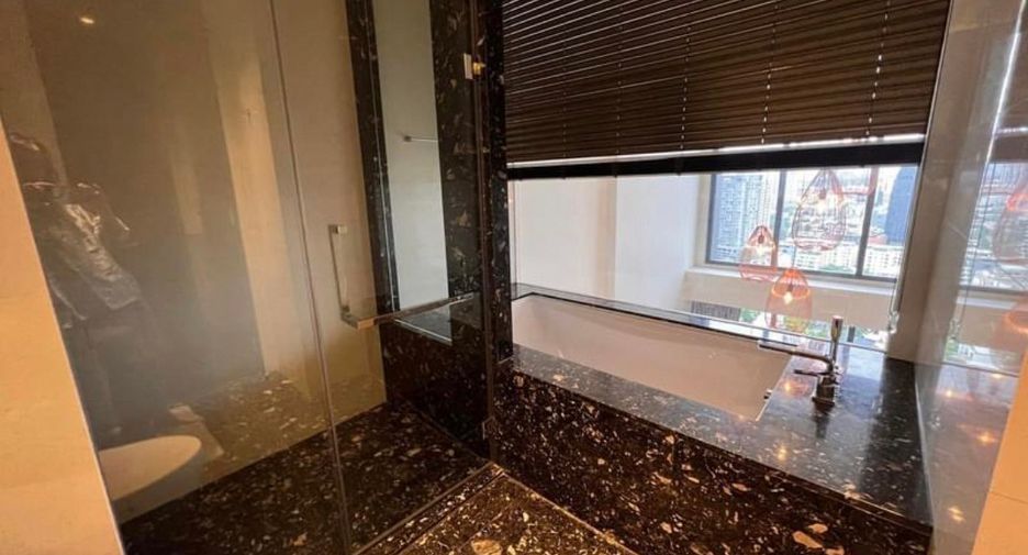 For rent 2 bedrooms condo in Khlong Toei, Bangkok