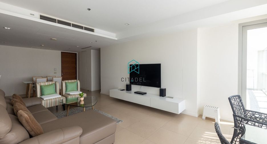 For rent 2 bedrooms condo in Sathon, Bangkok
