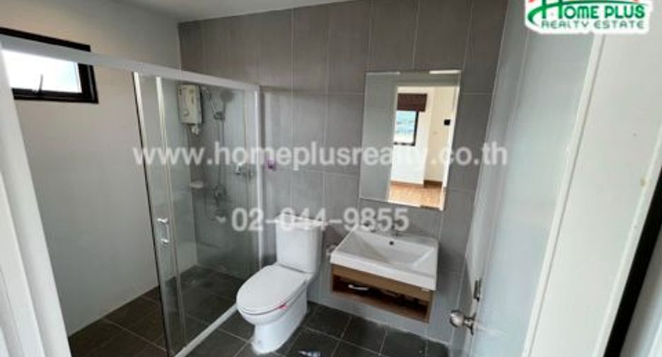 À vendre 3 chambres maison de ville à Bang Sao Thong, Samut Prakan