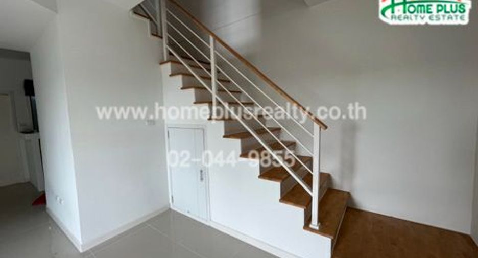 À vendre 3 chambres maison de ville à Bang Sao Thong, Samut Prakan