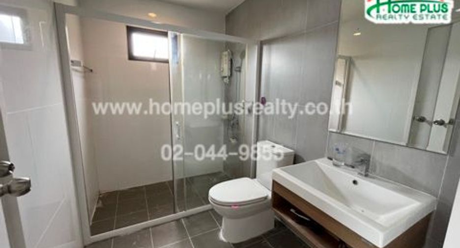 À vendre 3 chambres maison de ville à Bang Sao Thong, Samut Prakan