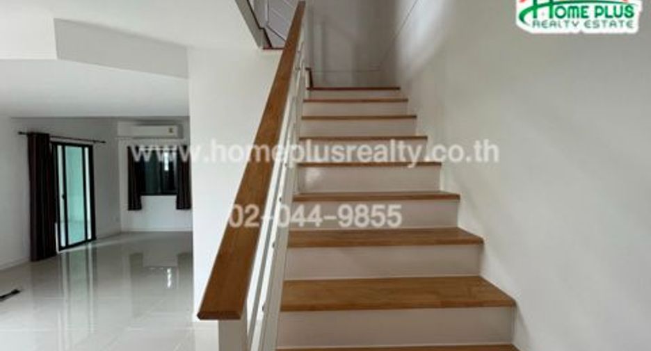 À vendre 3 chambres maison de ville à Bang Sao Thong, Samut Prakan