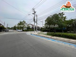 For sale 3 ベッドルーム townhouse in Bang Sao Thong, Samut Prakan