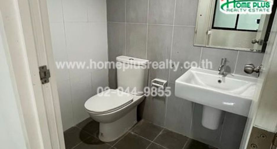 À vendre 3 chambres maison de ville à Bang Sao Thong, Samut Prakan