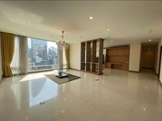 À louer 3 chambres condo à Pathum Wan, Bangkok