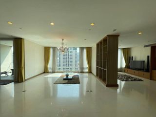 À louer 3 chambres condo à Pathum Wan, Bangkok