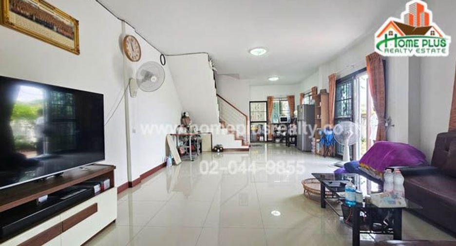 À vendre 3 chambres maison de ville à Nong Chok, Bangkok