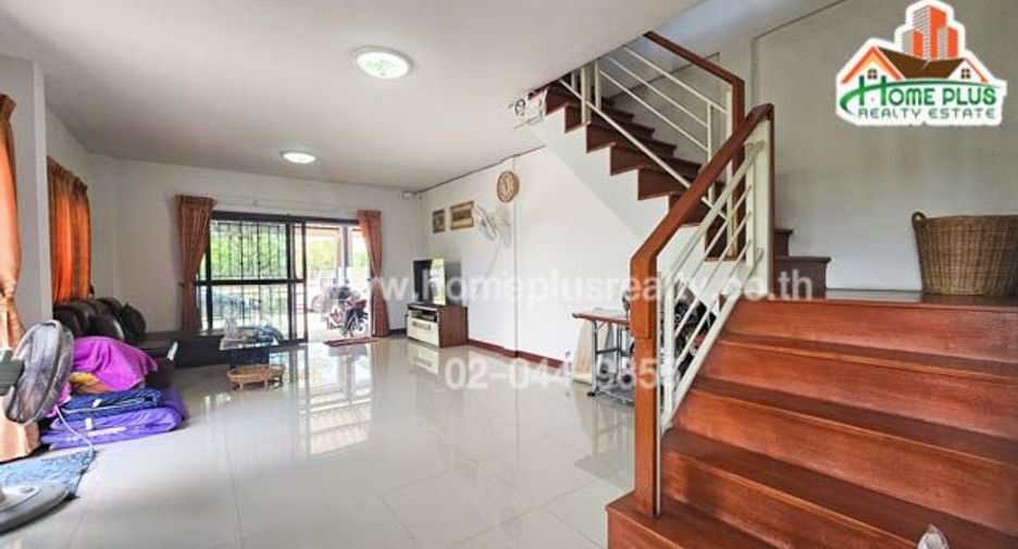 À vendre 3 chambres maison de ville à Nong Chok, Bangkok