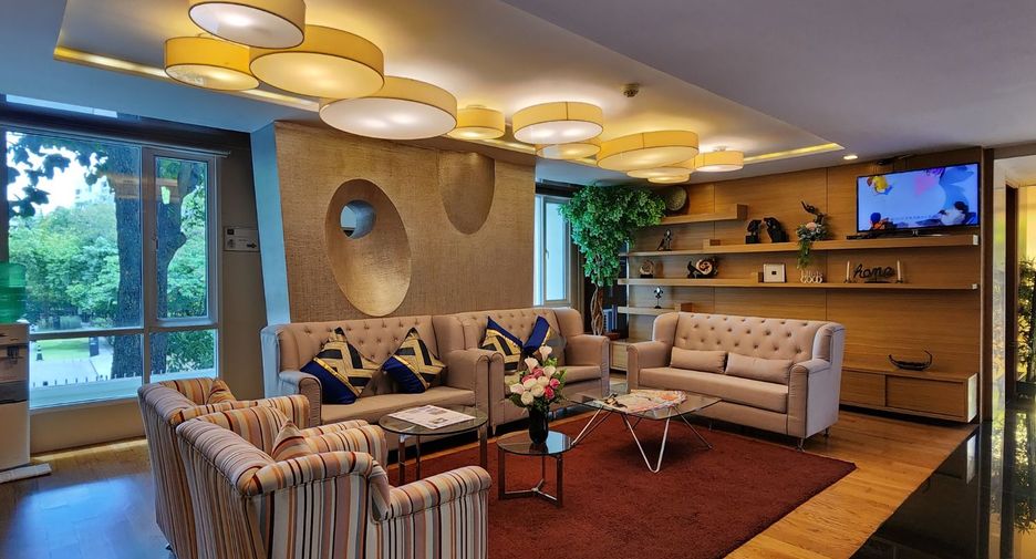 For rent and for sale 1 bed condo in Watthana, Bangkok