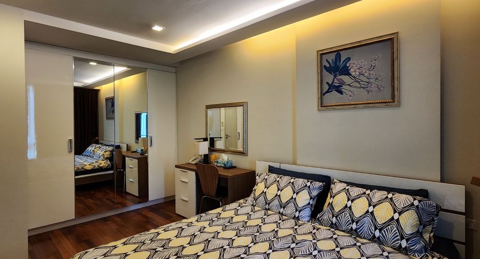 For rent and for sale 1 bed condo in Watthana, Bangkok
