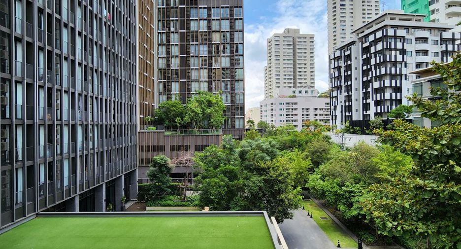 For rent and for sale 1 bed condo in Watthana, Bangkok