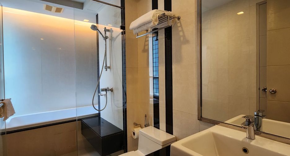 For rent and for sale 1 bed condo in Watthana, Bangkok