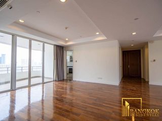 For rent 4 ベッドルーム condo in Watthana, Bangkok