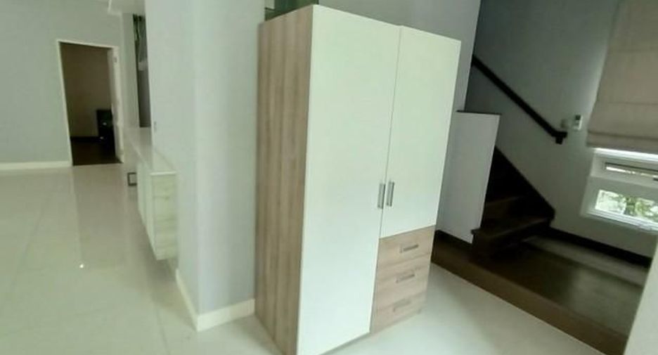 出租 4 卧室 独立屋 在 Bang Phli, Samut Prakan