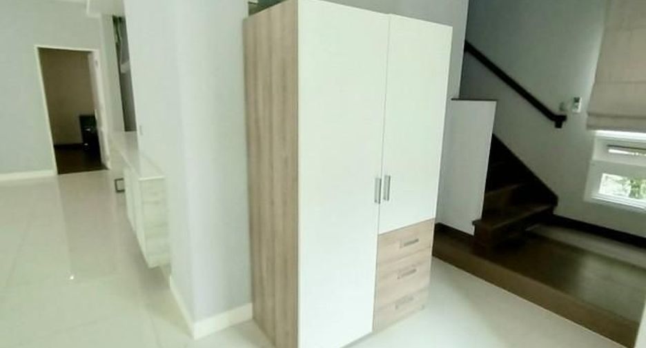 出租 4 卧室 独立屋 在 Bang Phli, Samut Prakan