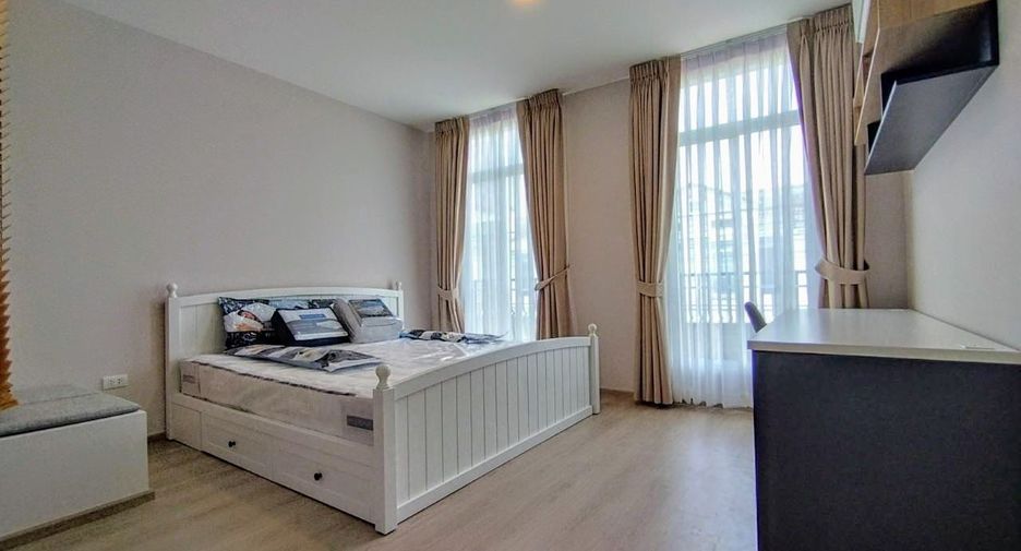 For rent 3 bedrooms townhouse in Prawet, Bangkok