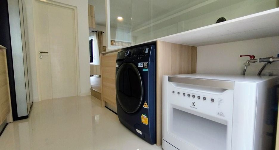 For rent 3 bedrooms townhouse in Prawet, Bangkok