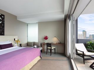 For rent 2 bed serviced apartment in Khlong San, Bangkok