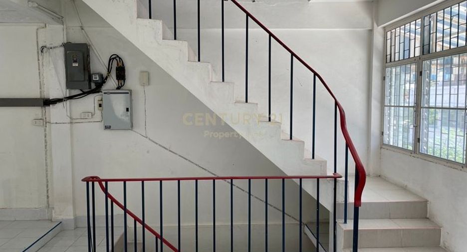 For rent 3 bedrooms retail Space in Phra Khanong, Bangkok