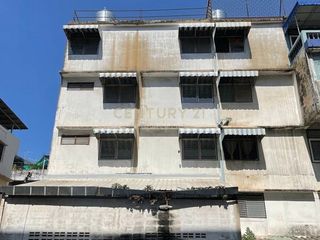 Аренда 3 спальни торговое помещение в Пхра Кханонг, Бангкок