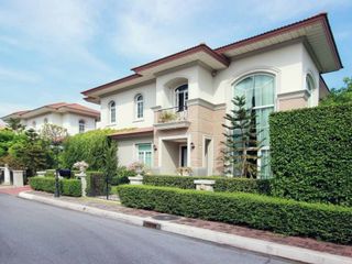 For sale 4 bedrooms house in Bang Kapi, Bangkok