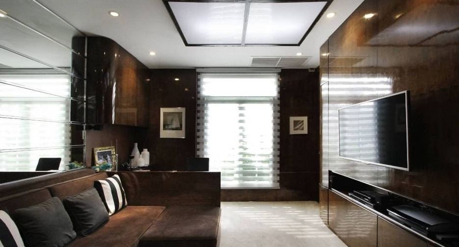 For sale 4 bedrooms house in Bang Kapi, Bangkok