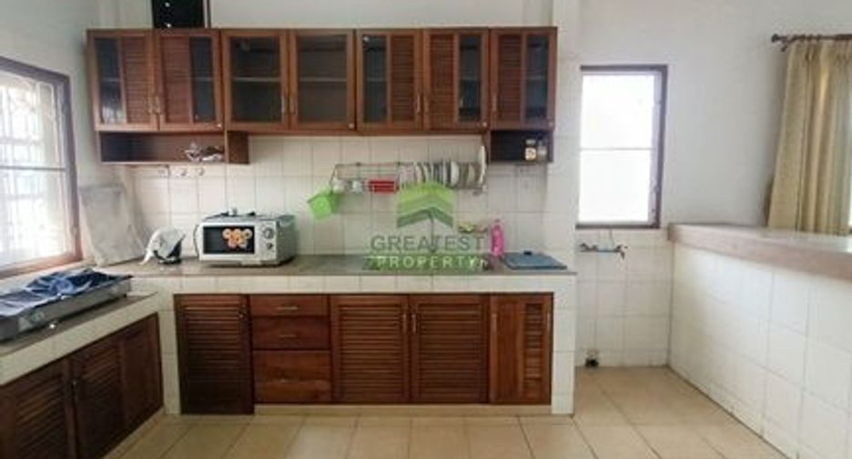 For sale 4 bedrooms townhouse in Sai Mai, Bangkok