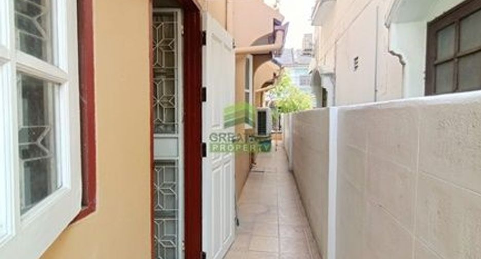 For sale 4 bedrooms townhouse in Sai Mai, Bangkok